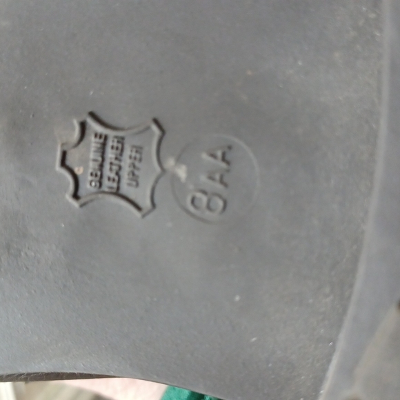 Talbots Chelsea boots. - Picture 6 of 6